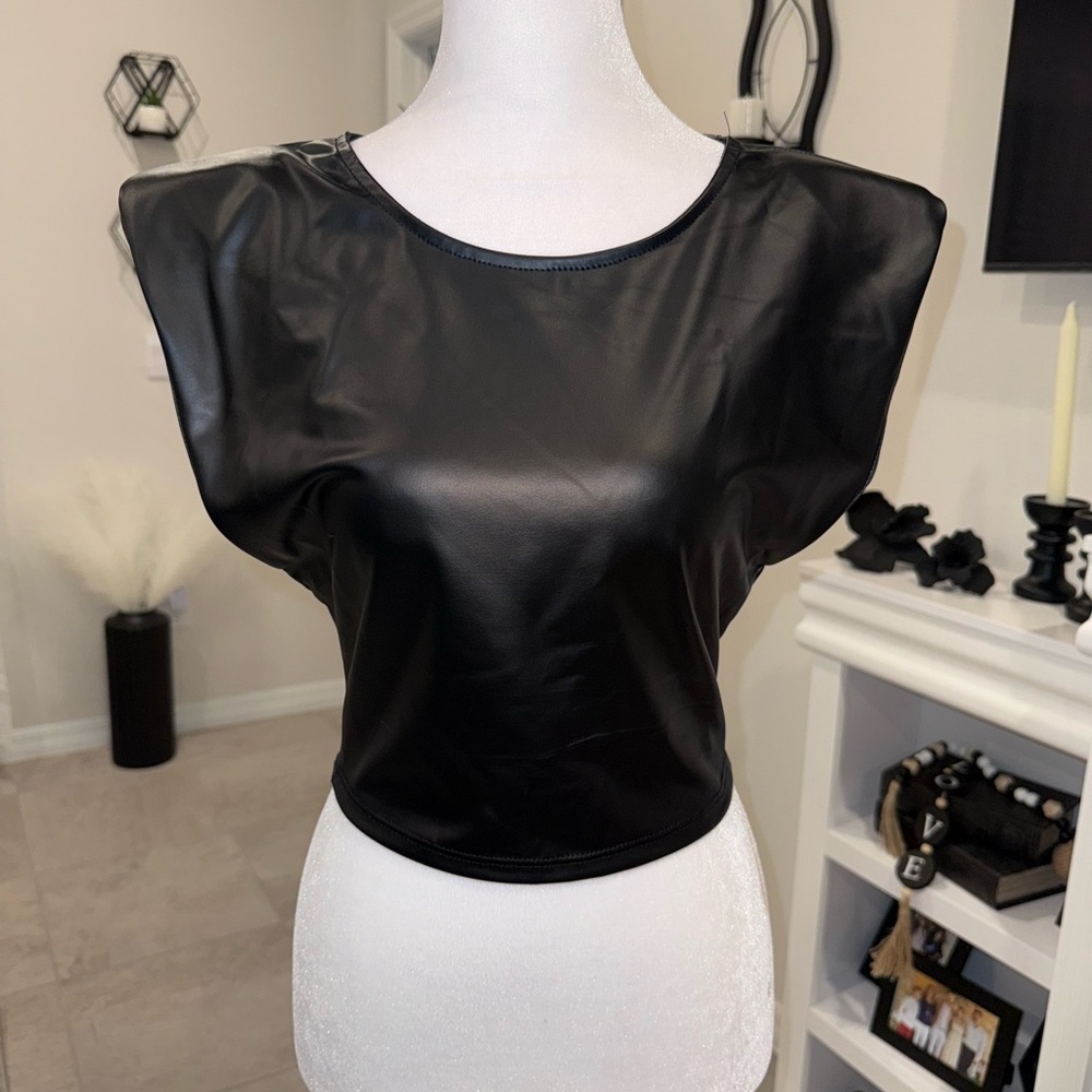 2 x 20$ Elegant Black Faux Leather Crop Top Size Small